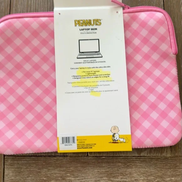 Peanuts Pink Plaid Laptop Sleeve - Picture 2 of 3